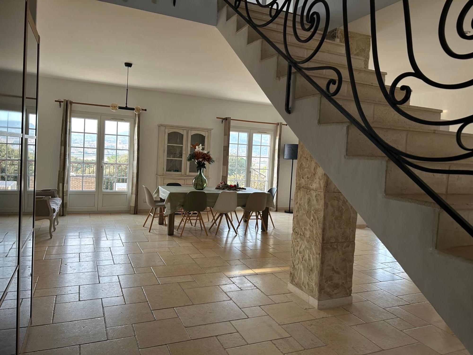 Magnifique Avec Piscine Villa *